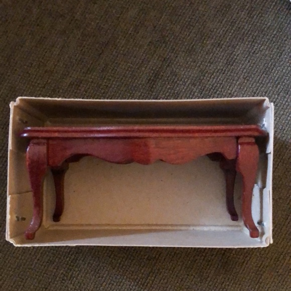 Miniature doll house Victorian parlor chairs and coffee table - Picture 8 of 8